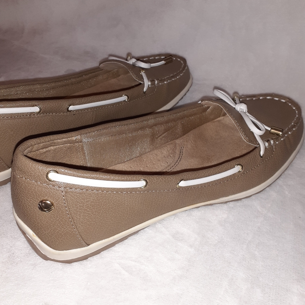 Life Stride loafers. Size 7.5